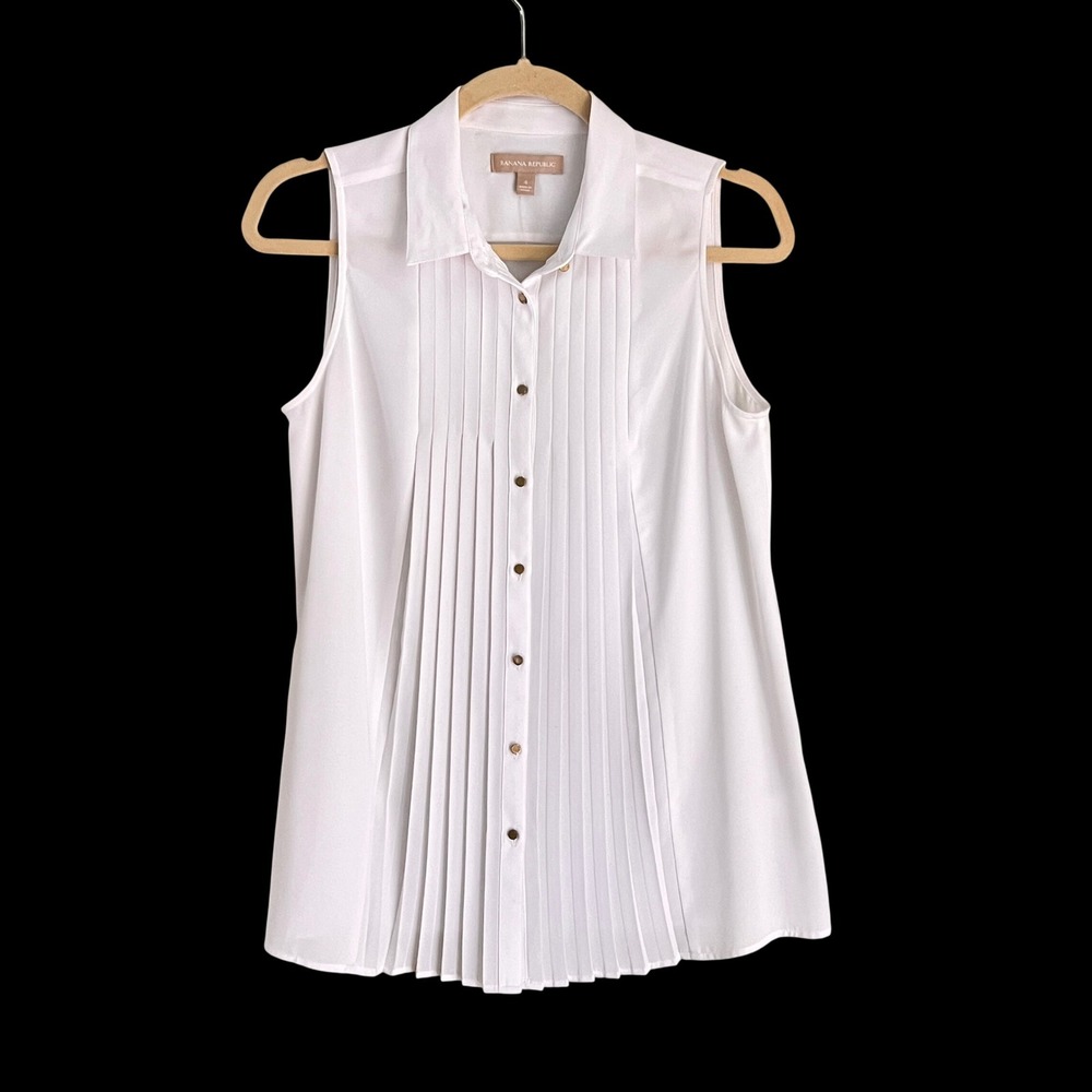 Banana Republic Pleated Blouse 4 Women Sleeveless Button Front White Office Wear